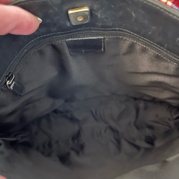 GUCCI AUTHENTIC MONOGRAM BLACK AND TAN CANVAS AND LEATHER SHOULDER BAG. EUC. - Picture 7 of 10